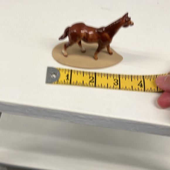 Hagen-Renaker mini horse on base Silky Sullivan vintage ceramic